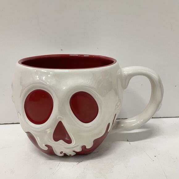 Disney Snow White Evil Queen Villains Poison Apple Skull 12oz Coffee Mug Cup - Picture 1 of 3